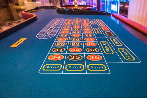 Diamond Empire payout table and betting controls